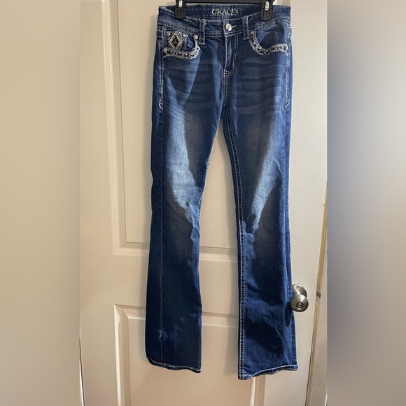 Grace in LA Jeans - Picture 2 of 5